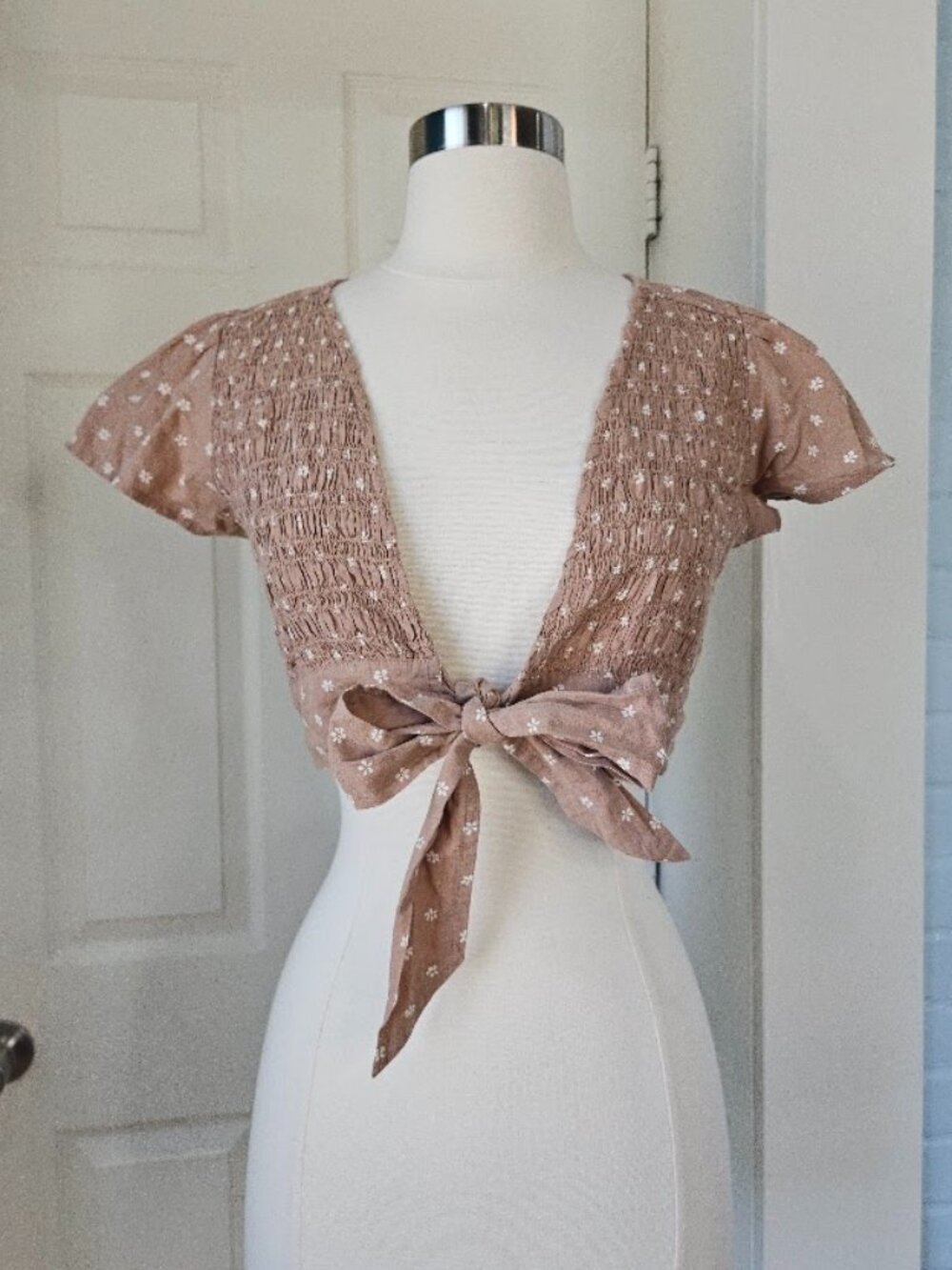 American eagle brown cotton boho tie front floral cottagecore flower tan crop